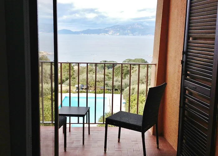 Celine 3* Coti-Chiavari (Corsica)